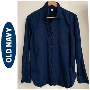 Old Navy dark wash chambray shirt size L, like new condition